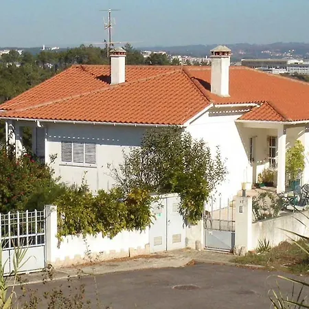 Fatima Nazare 3 Bedroom House レイリア